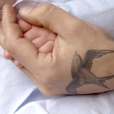 Tajemnica trwałości: Jak długo trwa tatuaż o rozmiarze 10 cm na skórze?